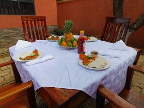 Outdoor dining - LivingSpace Lodge (Lilongwe)