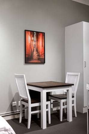 Appartement | Dineren op de kamer