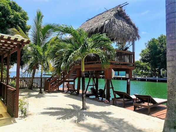 Exterior - Dolce Cabana Waterfront Suites (Placencia)