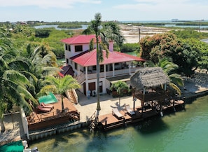 Terrace/patio - Dolce Cabana Waterfront Suites (Placencia)