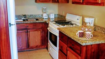 Apartemen Klasik, area taman (Dolce Canale) | Dapur pribadi | Lemari es, microwave, oven, dan kompor