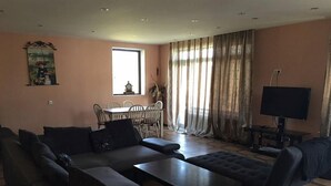 Standard Room, Multiple Bedrooms | Living area - kotteje bakuriani (Borjomi)