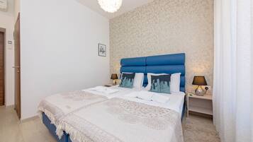 Superior Double or Twin Room | 1 bedroom, premium bedding, down comforters, in-room safe