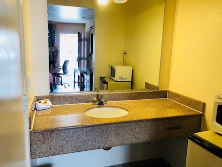 Free toiletries, towels