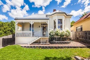 Exterior - Campbell Cottage: Renovated Victorian cottage with parking near Launceston's CBD (Launceston)