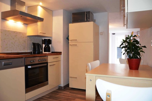 Frigorifero, microonde, forno, lavastoviglie