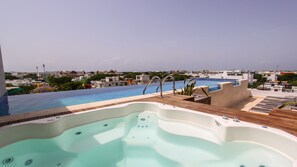 Bañera de hidromasaje exterior