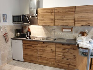 Frigorifero, microonde, forno