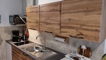 Kühlschrank, Mikrowelle, Ofen