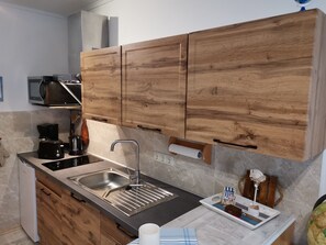 Fridge, microwave, oven