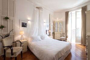 2 chambres, fer et planche à repasser, draps fournis