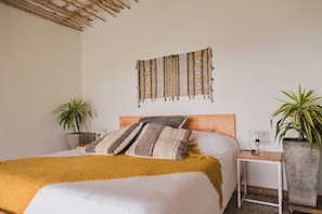 Bungalow, Garden View | Desk, bed sheets - Lodge Paraiso Verde Manizales (Manizales)