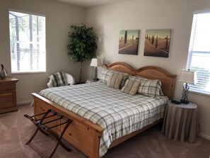 獨棟房屋 | 6 間臥室、書桌、床單