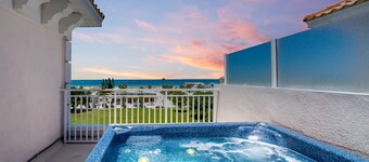 Luxury, Family Friendly Townhome - Rooftop Hot Tub Featuring Amazing Beach Views