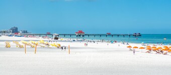 Luxury, Family Friendly Townhome - Rooftop Hot Tub Featuring Amazing Beach Views