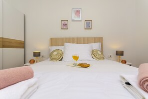 1 chambre, bureau, fer et planche à repasser, Wi-Fi