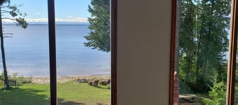 North Shore Retreat: Winter is Calling – Answer with a Stay at This Lakeside Hideaway