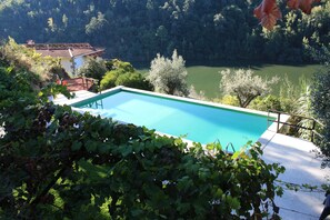 Pool - BE A PART OF THE RIVER, APART FROM IT ALL! (Alpendorada e Matos)