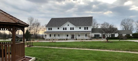 Exterior. Pleasant Grove Inn