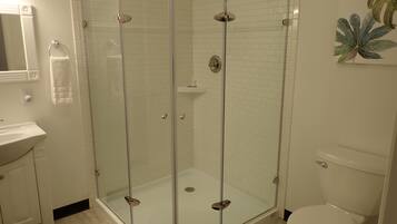 Suite, Ensuite (Room 202 - Vicki's Suite) | Bathroom