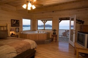 Chalet rustique familial, cuisine, vue sur le lac | Baignoire à hydromassage