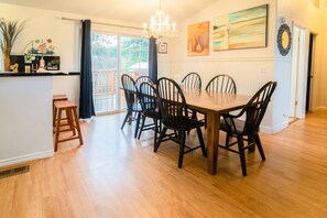 Dining - Harbor Cutie, Family Friendly, Nearby All Attractions, Playhouse & Outdoor Fun (Bodega Bay)