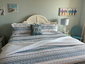3 bedrooms, desk, iron/ironing board, free WiFi