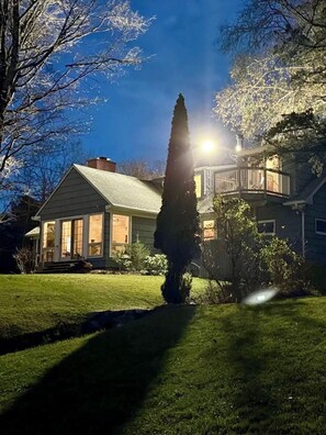 Exterior - Escape to your private lakeside estate! Family & dog friendly, wildlife viewing! (Wingdale)