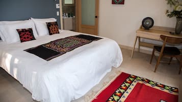 House, Private Bathroom, Lake View (Entire Home)