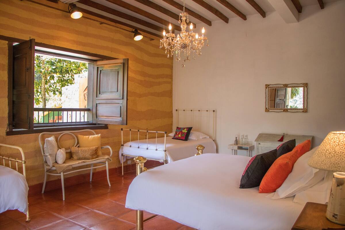Junior Suite (Ave del Paraiso) | Premium bedding, pillow-top beds, in-room safe, individually decorated