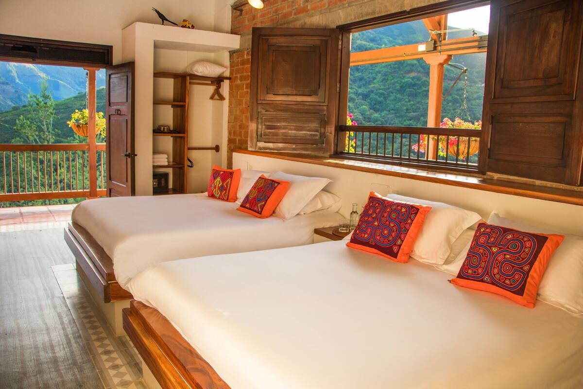 Deluxe Suite, Mountain View (Mango) | Premium bedding, pillow-top beds, in-room safe, individually decorated