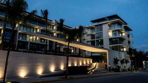 Pintu masuk properti