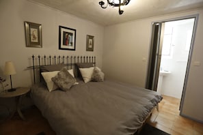 Double Room (Andre's Room)