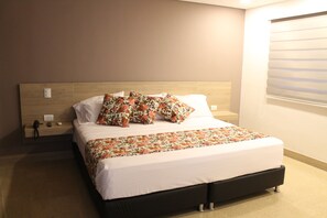 Frigobar, individualmente decorados, individualmente mobiliados