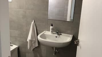 Kylpyhuoneen pesuallas