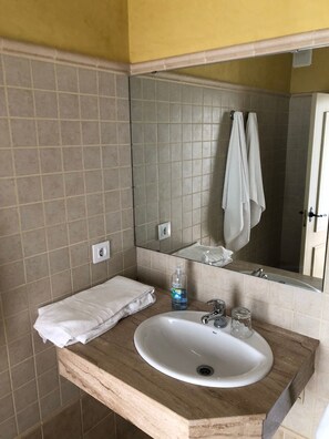 Toalettartikler (inkludert) og håndklær