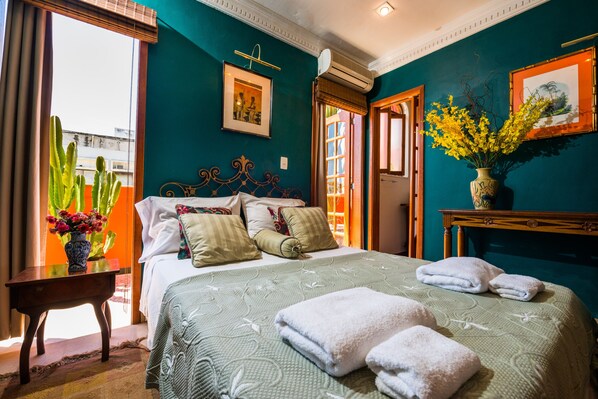 Luxury Penthouse, Multiple Bedrooms, City View | 7 bedrooms, premium bedding, individually decorated - The Coral Penthouse - 7 Bedrooms (Rio de Janeiro)