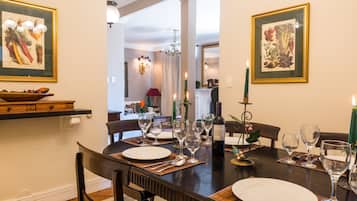 Luxury Penthouse, Multiple Bedrooms, City View | In-room dining