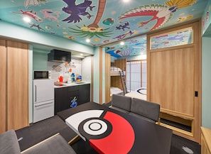 Kamer, niet-roken (Pokémon ROOM) | Hypoallergeen beddengoed, een kluis op de kamer, een bureau