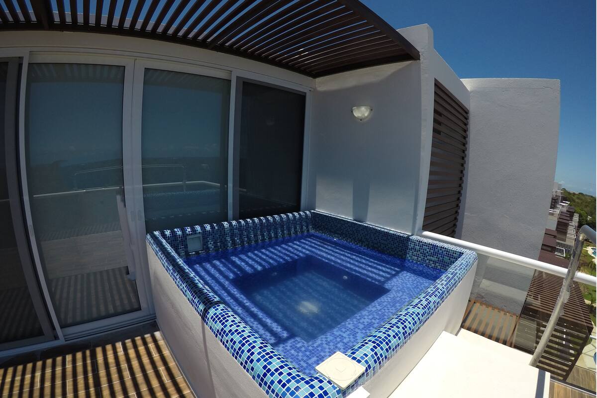 Jetted tub