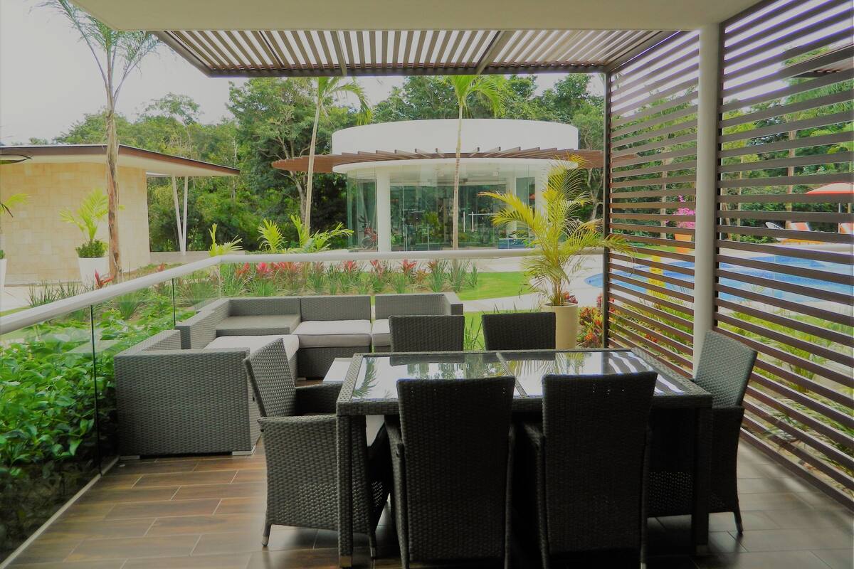 Suite Luxury, 2 camere da letto, vista piscina | Terrazza/patio