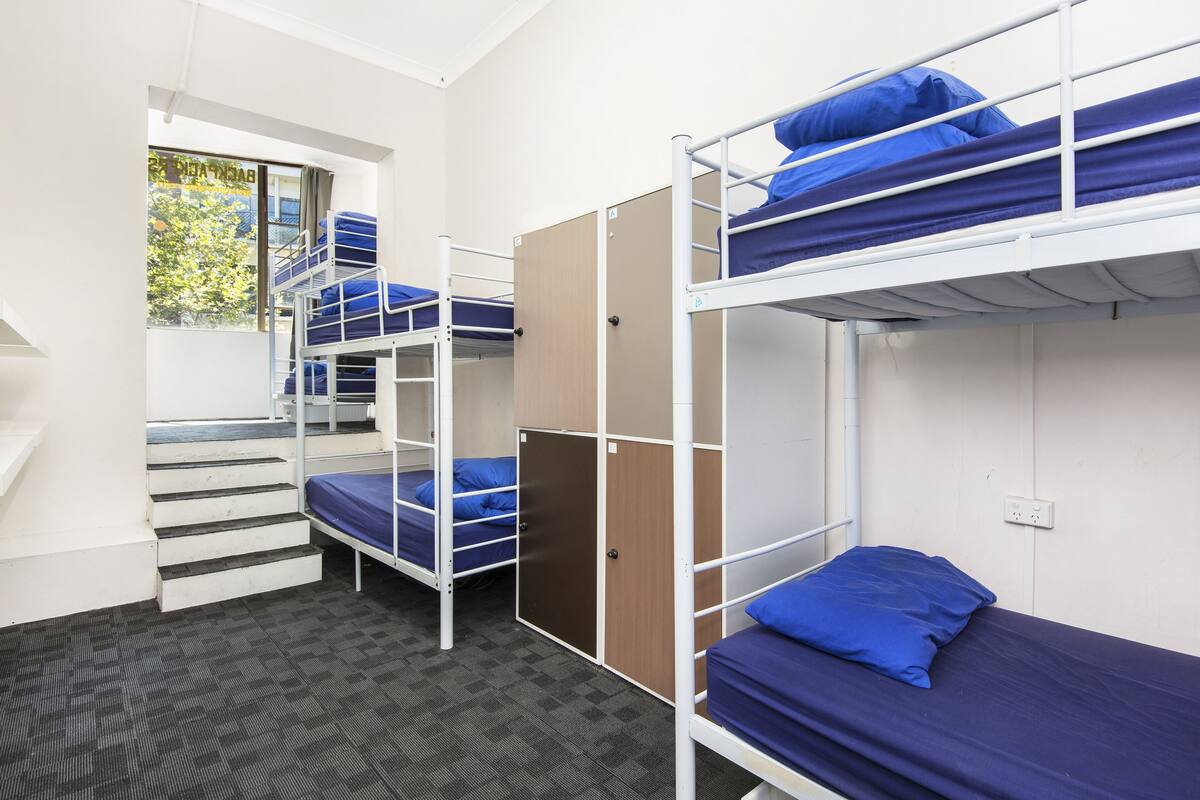 In-room safe, bed sheets