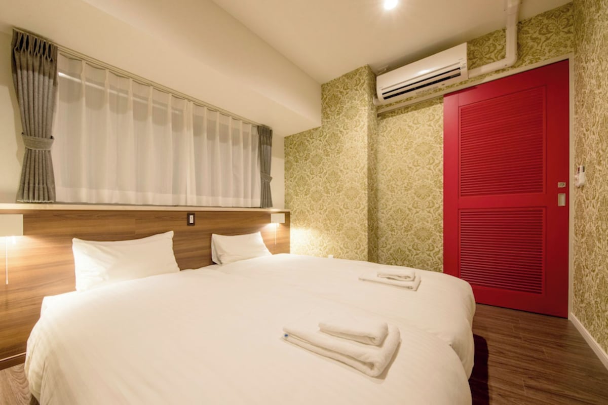 Family Room, Non-smoking Concept Room For 5-6 People 84 Square Meters / Equipped With Washer And Dryer