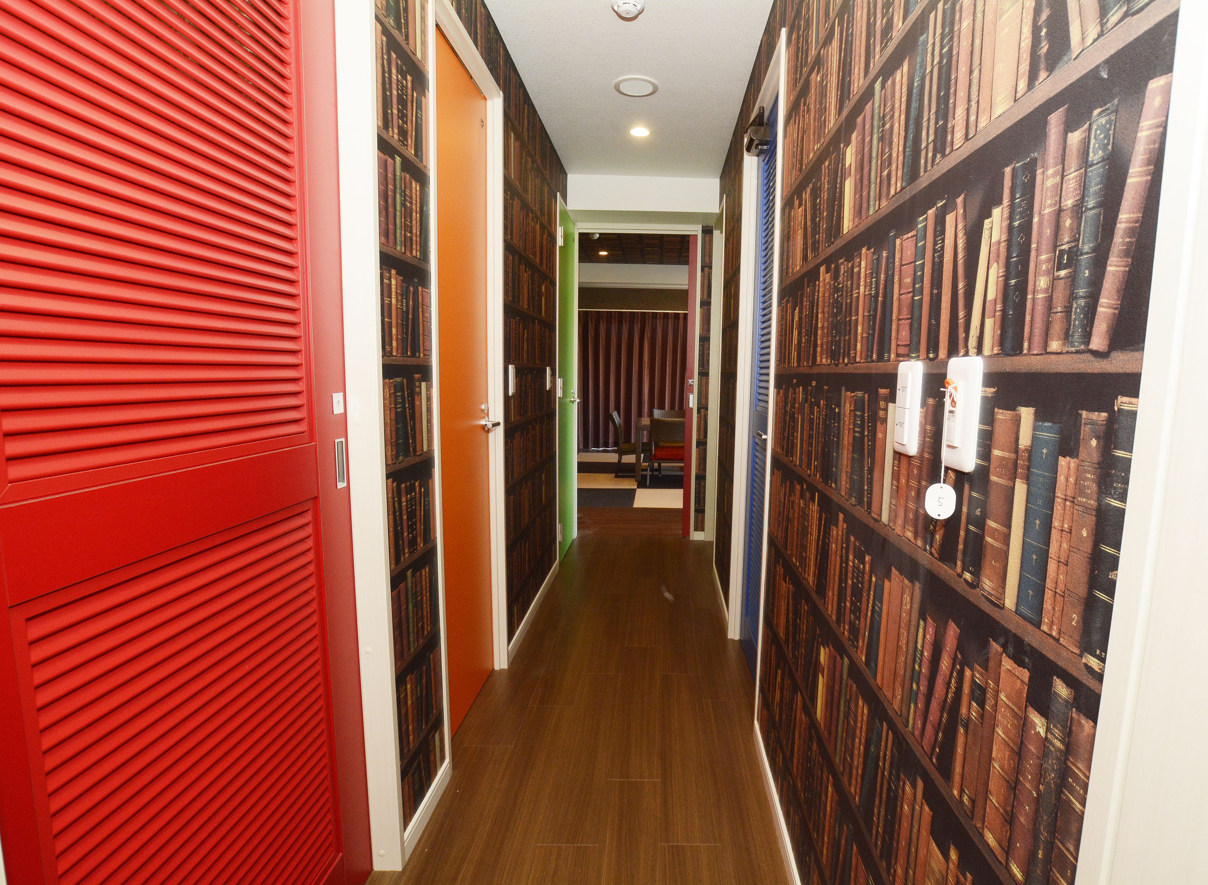 2 bedrooms, desk, free wifi, bed sheets