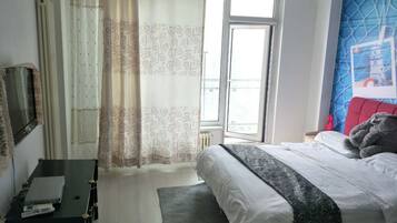 Romantisches Doppelzimmer | Schreibtisch, Verdunkelungsvorhänge, kostenloses WLAN