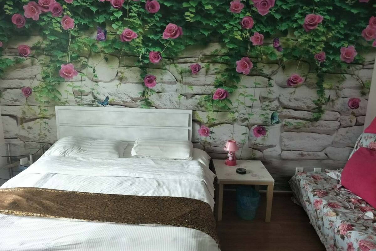 Romantisches Doppelzimmer | Schreibtisch, Verdunkelungsvorhänge, kostenloses WLAN