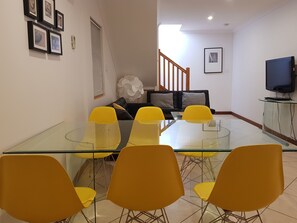 Luxury Townhome, 2 Bedrooms (The Durham) | Living area - Adelaide Accommodation (Glenelg)