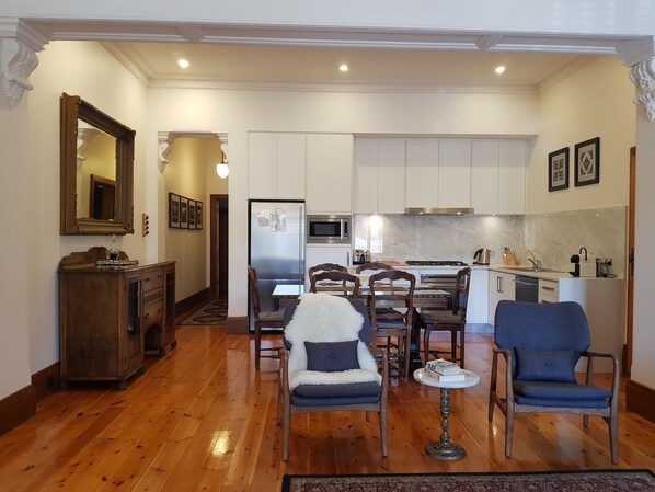 Luxury Townhome, 2 Bedrooms (The Durham) | In-room dining