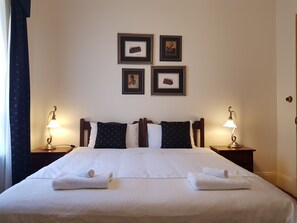 Grand House, 3 Bedrooms (The Heritage) | Individually decorated, individually furnished, blackout curtains - Adelaide Accommodation (Glenelg)