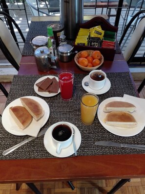 Desayuno continental incluido todos los días